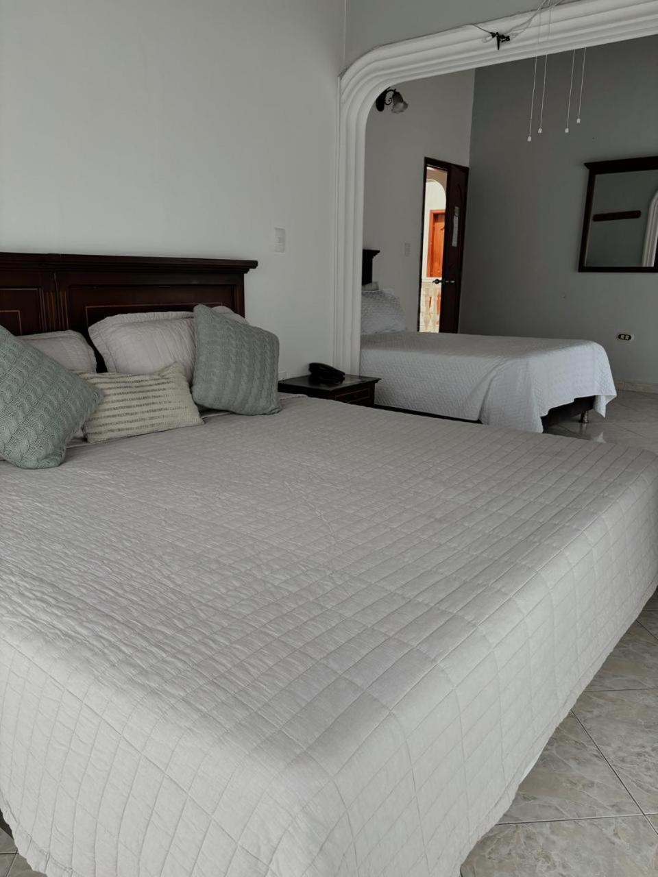 Hotel Juan De La Vega La Vega  Zimmer foto